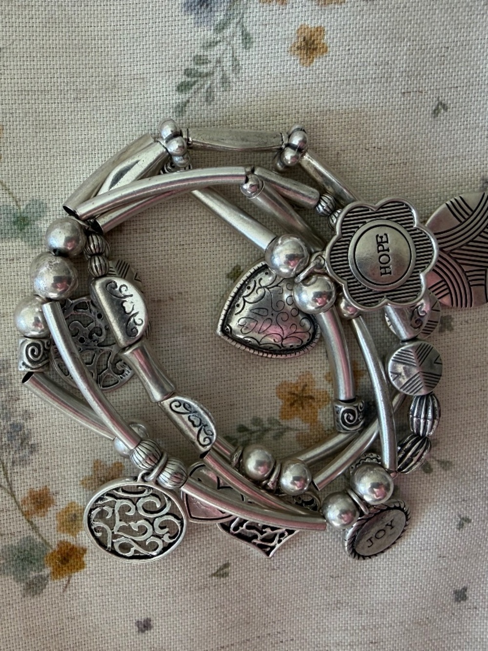 NWOT Lia Sophia Menagerie Multi-Strand Stretch Charm Bracelet Set in Silver Tone